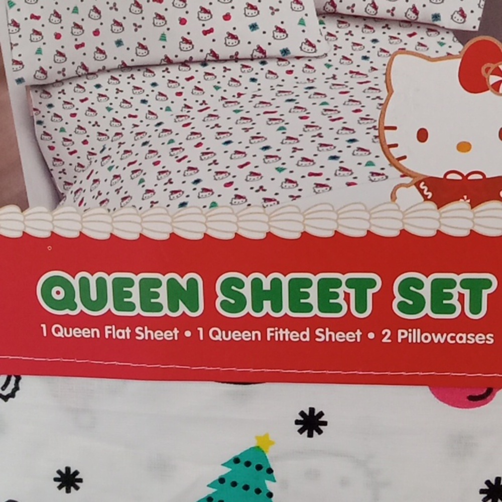 Hello Kitty and Friends Christmas Queen Sheet Set - 100% Cotton - Picture 3 of 5